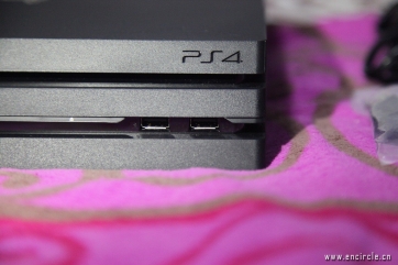 来自英国亚马逊的朋友，PS4 Pro飘洋过海来看你